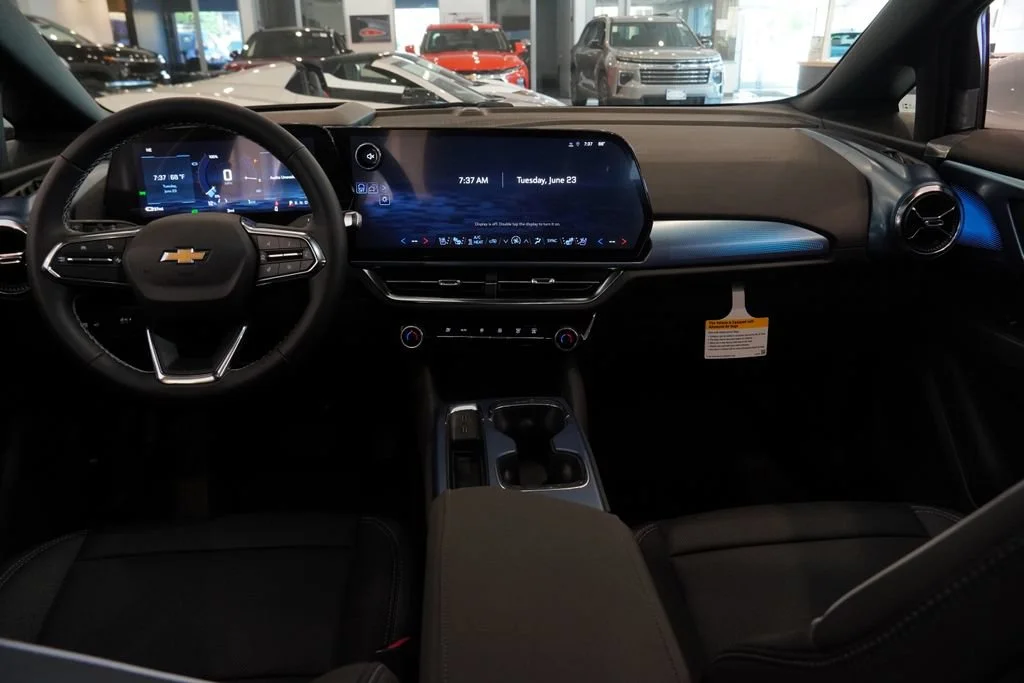New 2026 Summit White Chevrolet LT image 7