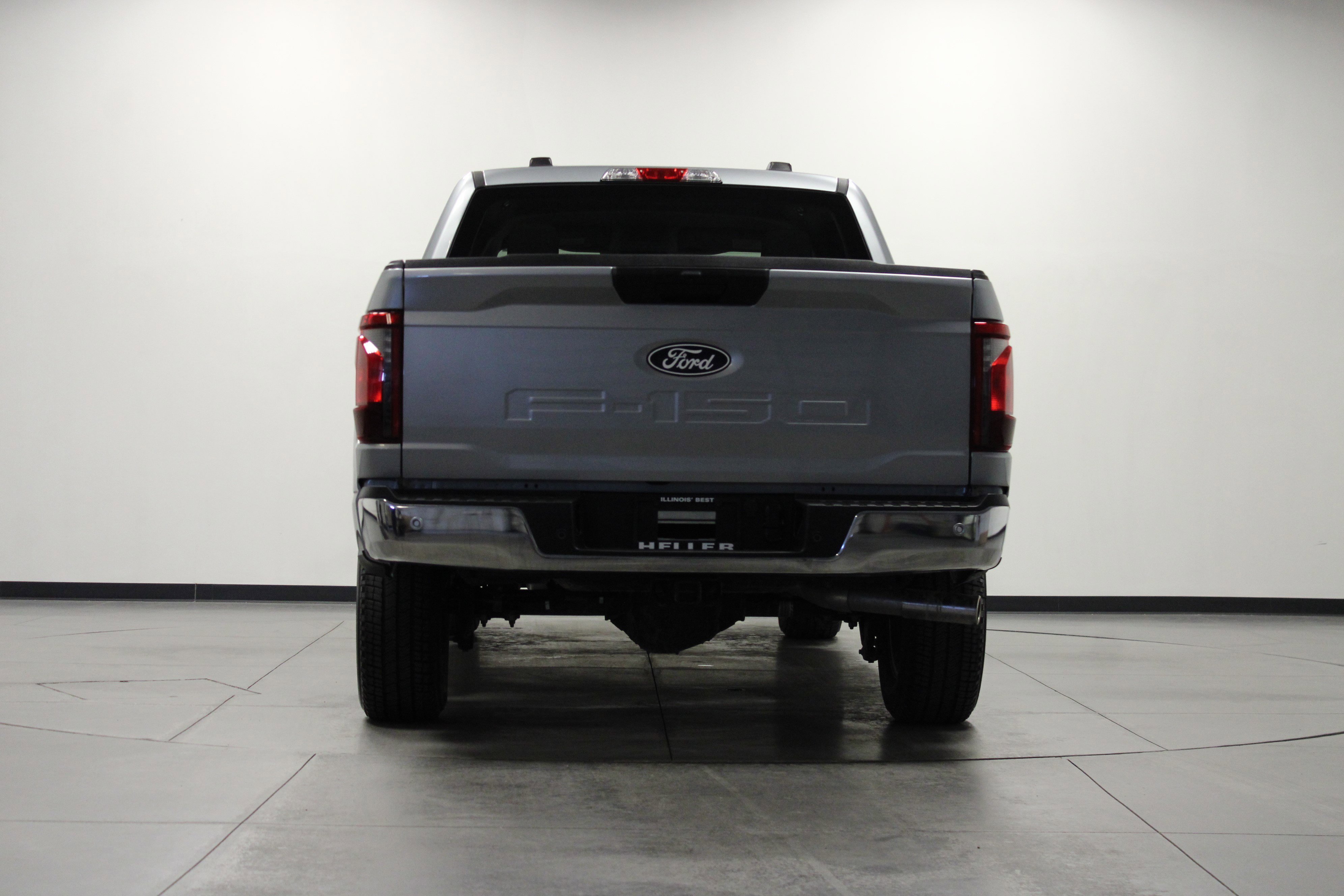 Used 2025 Iconic Silver Metallic Ford XLT image 5