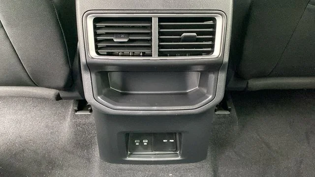 2026 Volkswagen Atlas Cross Sport SE w/Tech - Photo 23