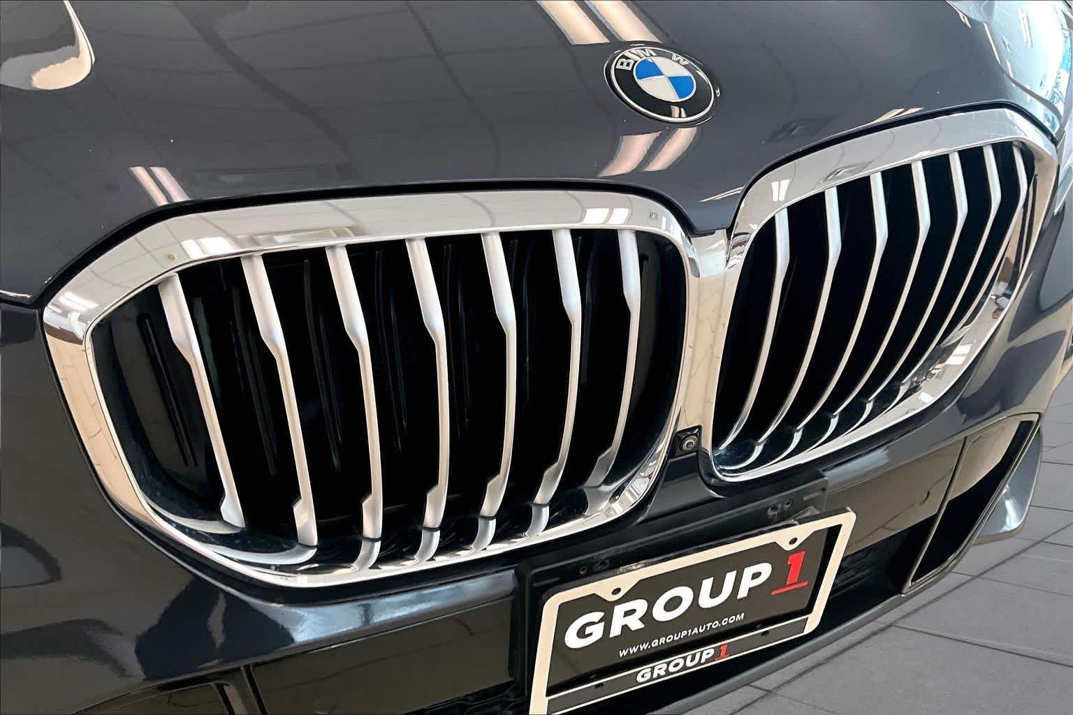Used 2019 Arctic Gray Metallic BMW xDrive50i image 28
