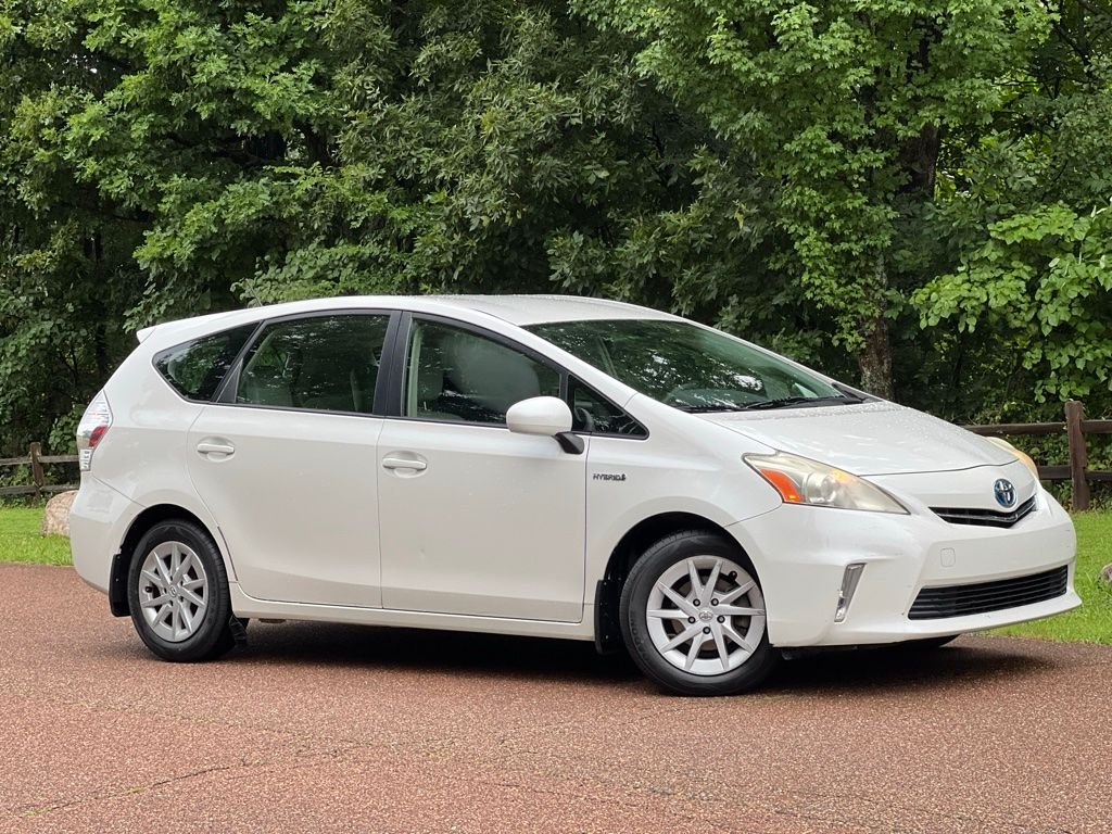 Used 2012 White Toyota Two image 10