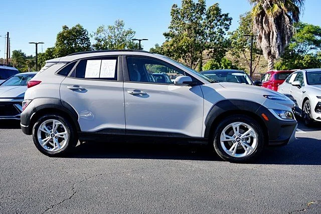 Used 2023 Silver Hyundai SEL image 6