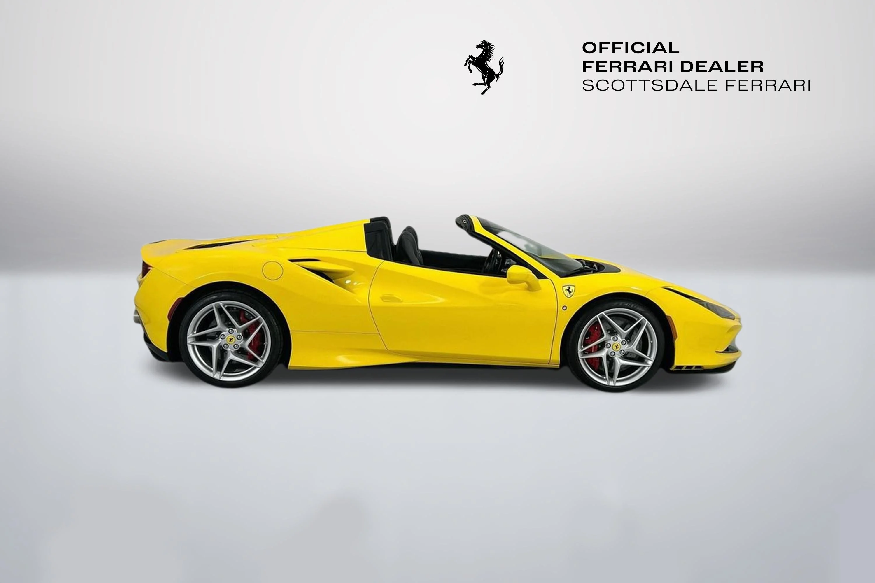 Used 2022 Giallo Modena Ferrari  image 4