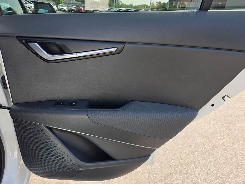 Used 2023 White Kia EX image 30