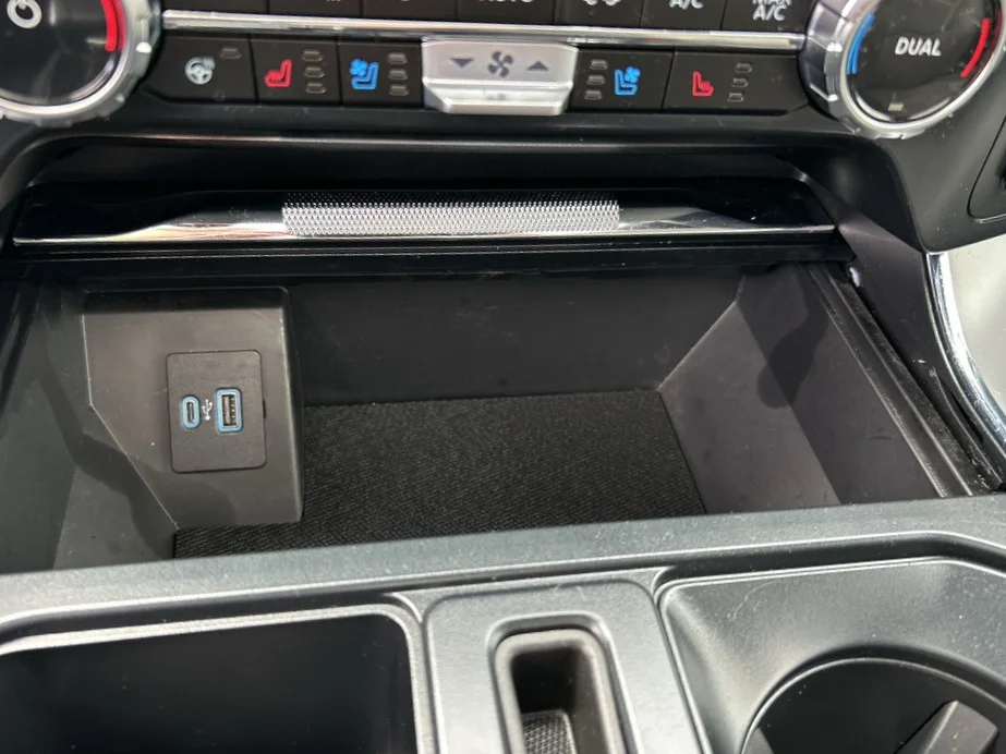 Certified Used 2024 Oxford White Ford LARIAT image 19