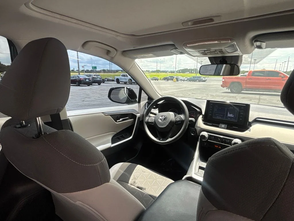 Used 2019 Gray Toyota XLE image 28