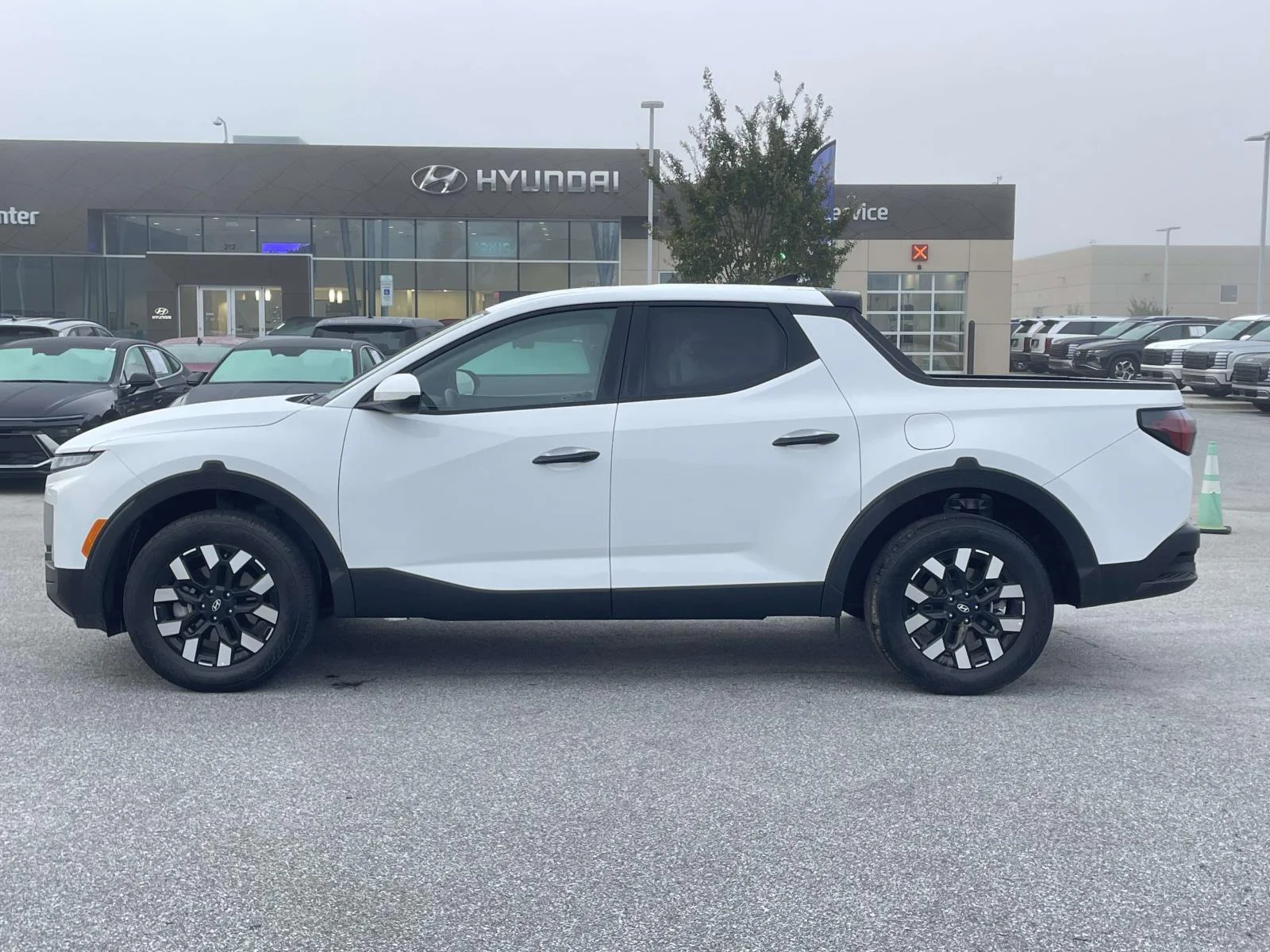 Used 2026 Atlas White Hyundai SE image 25