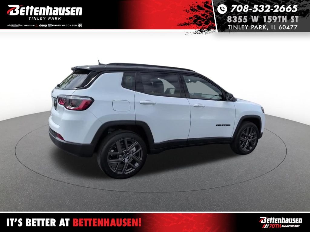 New 2026 Bright White Clear-Coat Exterior Paint Jeep Limited image 6