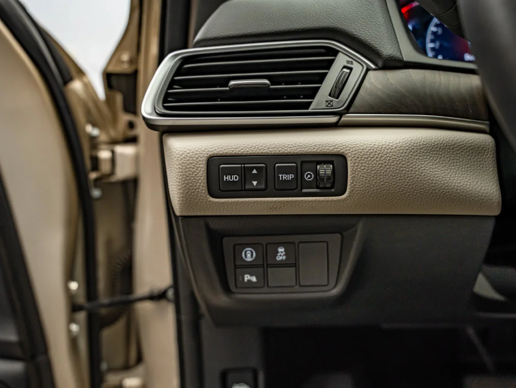 Used 2018 Gold Honda Touring image 18