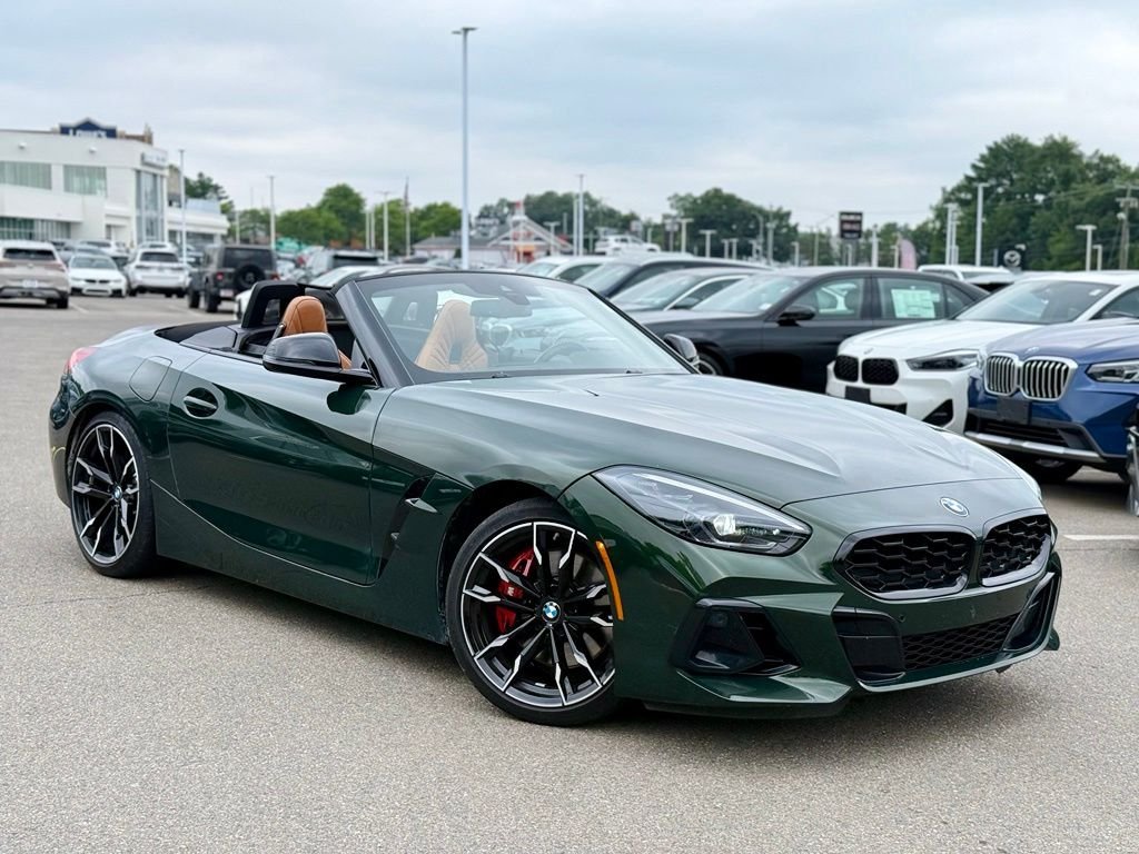 Used 2026 San Remo Green Metallic BMW sDrive M40i image 2