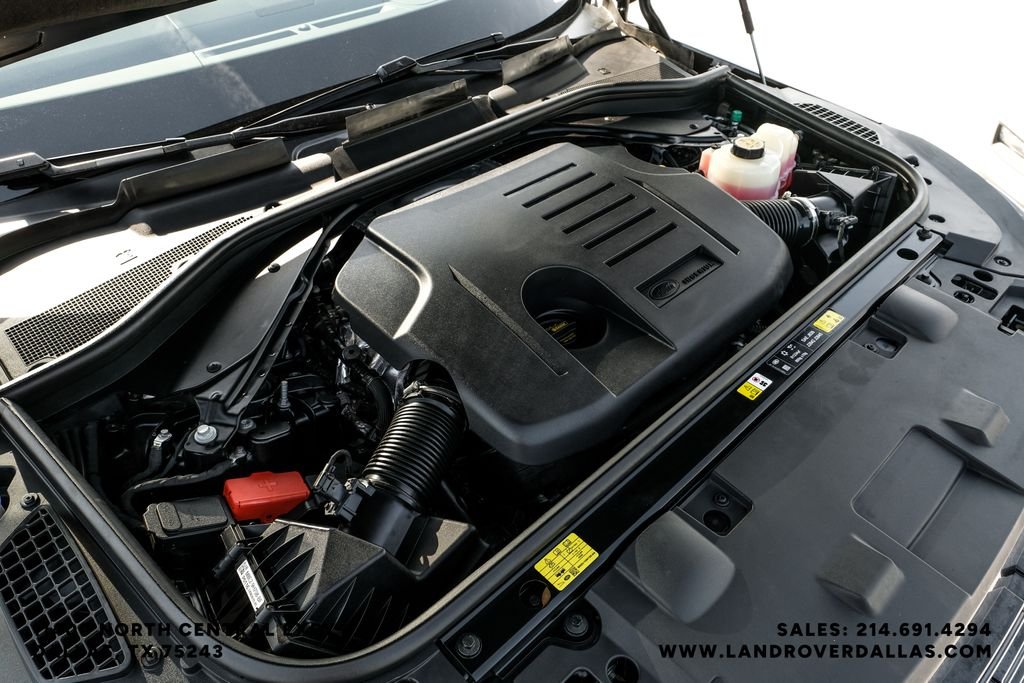 Used 2025 Santorini Black Metallic Land Rover SE image 55