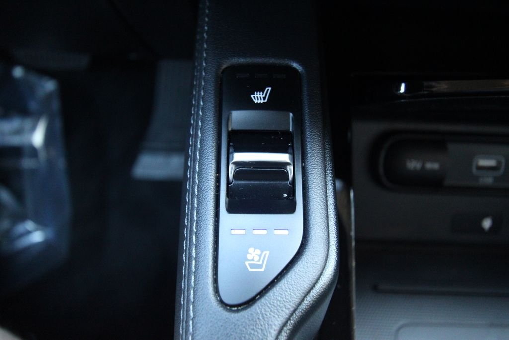 Used 2020 Purple Kia EX image 28