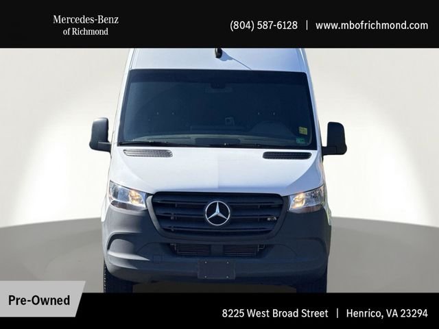 Used 2023 White Mercedes-Benz Cargo 144 WB image 10