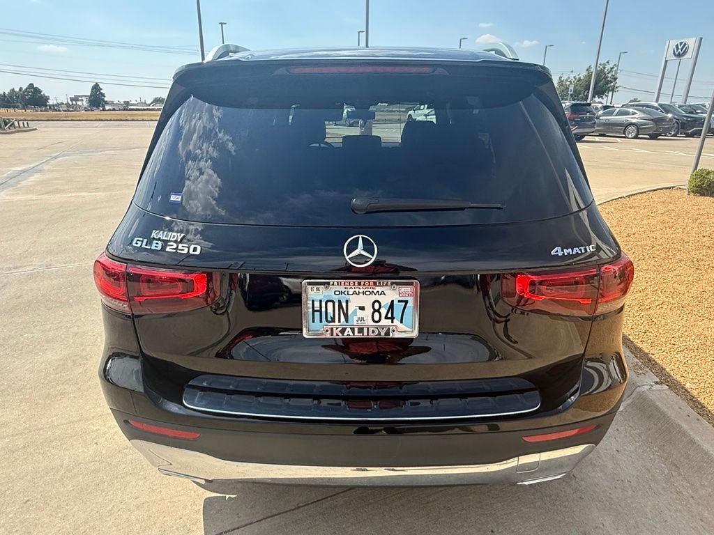 Used 2021 Black Mercedes-Benz GLB 250 image 4