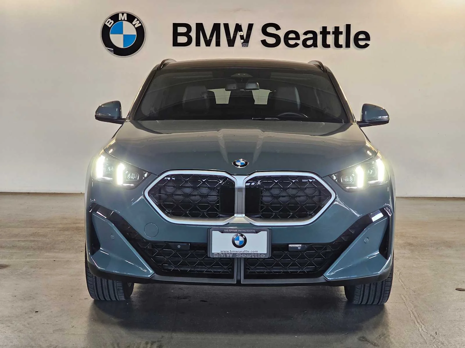 Certified Used 2026 Cape York Green Metallic BMW xDrive28i image 6