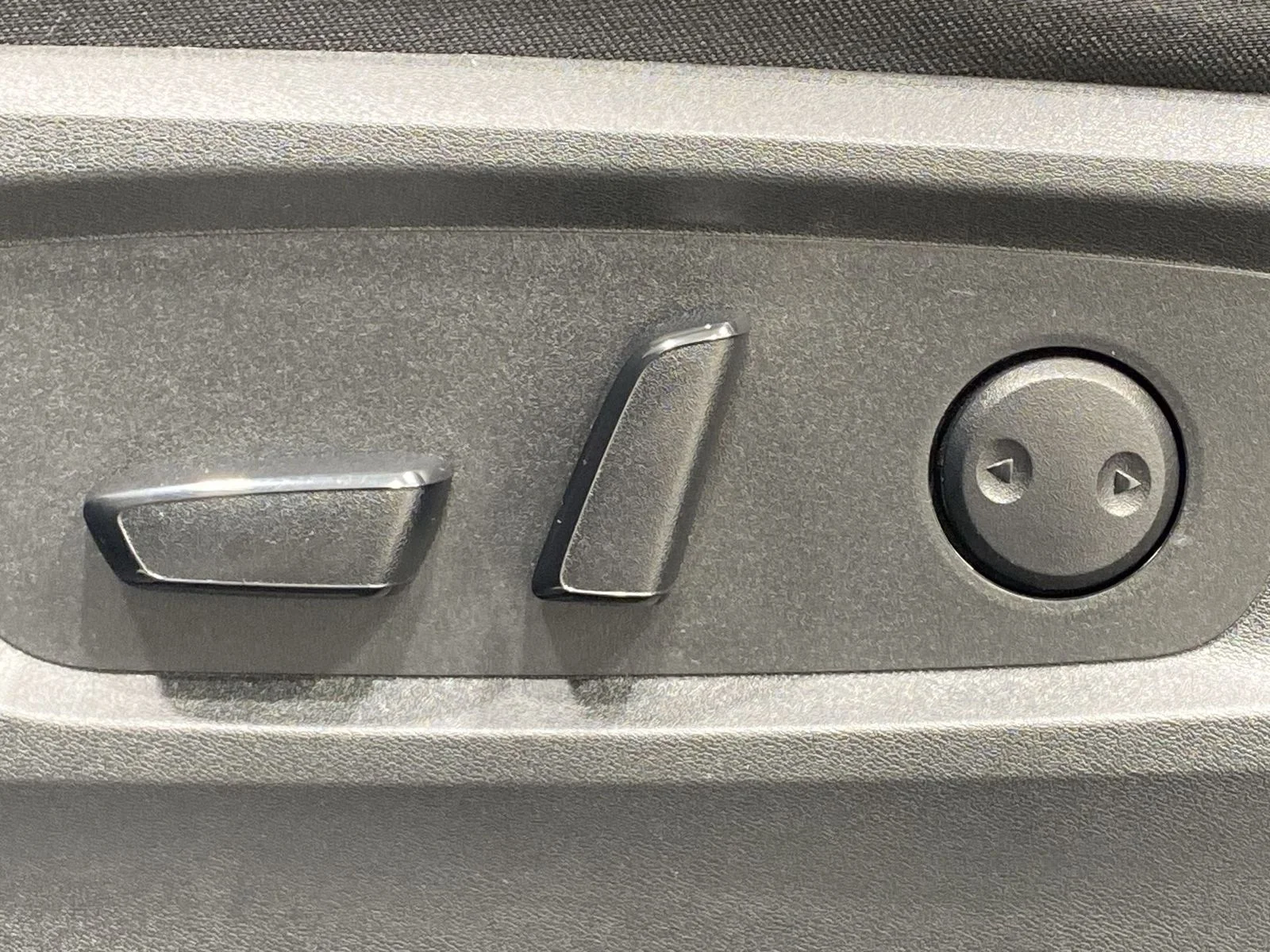 Used 2025 Black Nissan SV image 12