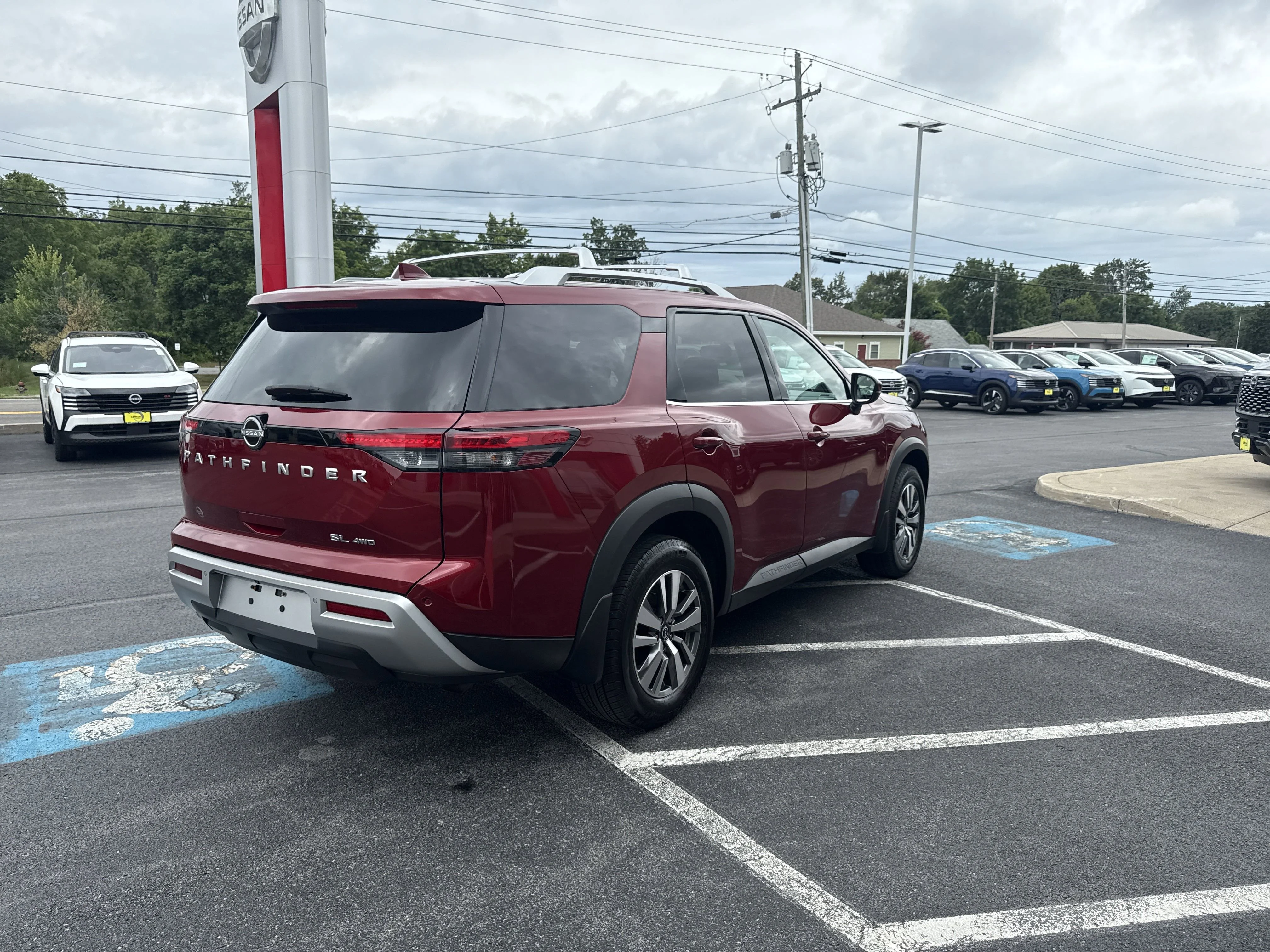 2022 Nissan Pathfinder SL - Photo 8