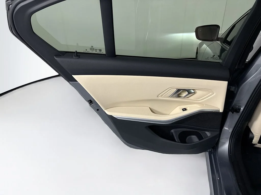 2025 BMW 3 Series 330i - Photo 27