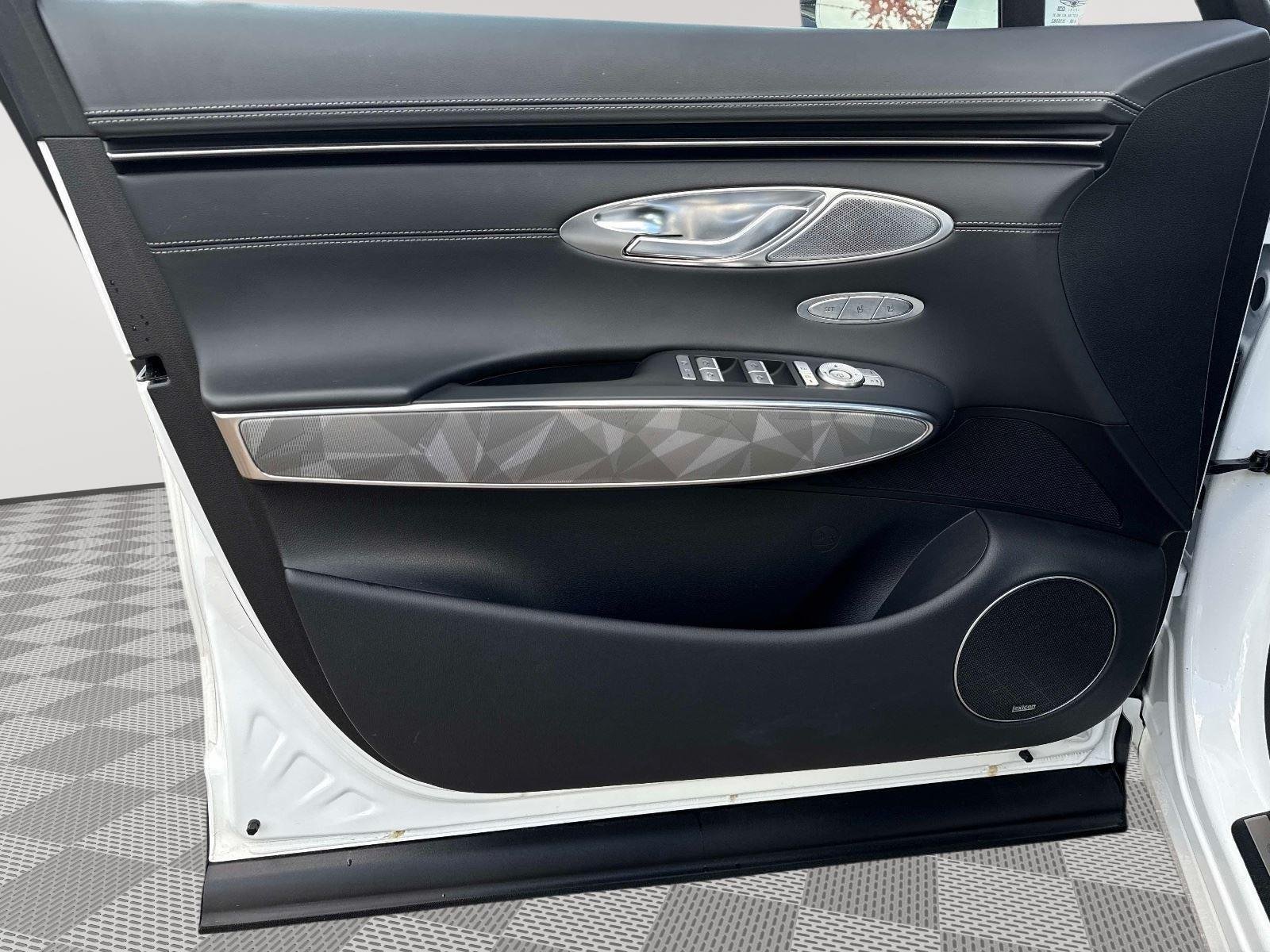 2025 GENESIS GV70 Sport - Photo 17