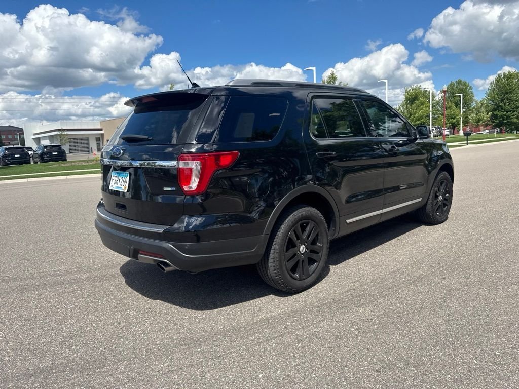 Used 2018 Black Ford XLT image 4