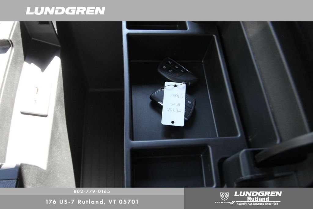 Used 2023 White GMC AT4 image 33