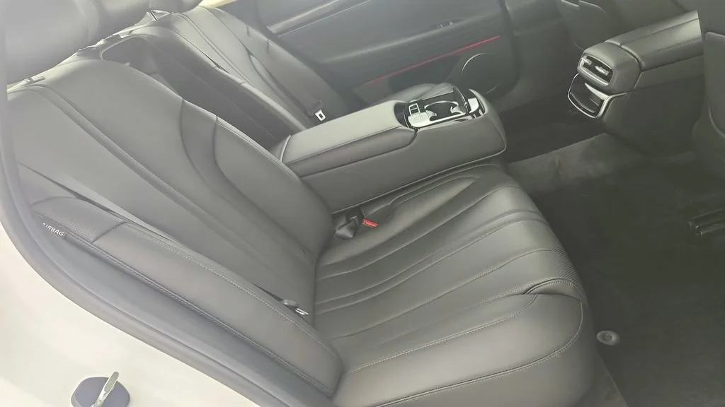 Used 2026  Genesis 2.5T image 32