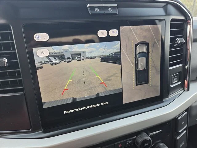 New 2026 Oxford White Ford F-250® XLT image 32