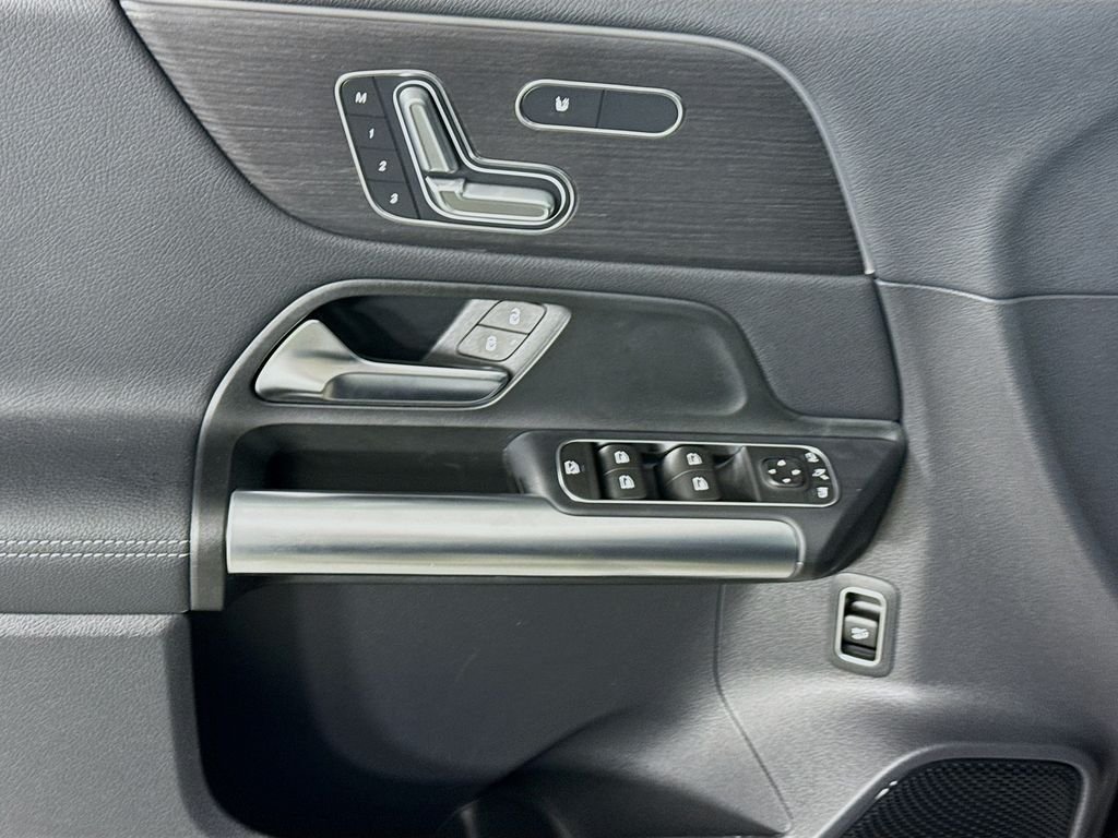 Used 2026 Black Mercedes-Benz GLA 250 image 19