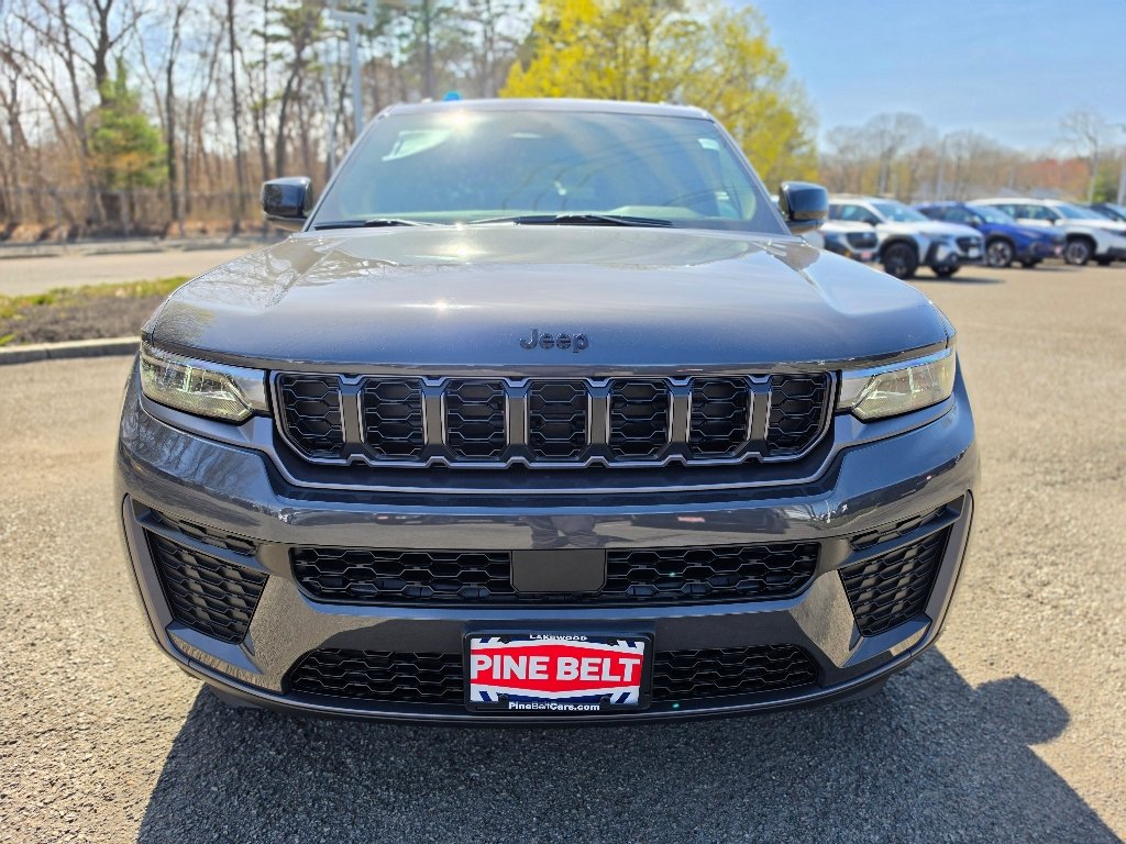 New 2026 Baltic Gray Metallic Clear-Coat Exterior Paint Jeep Altitude image 7