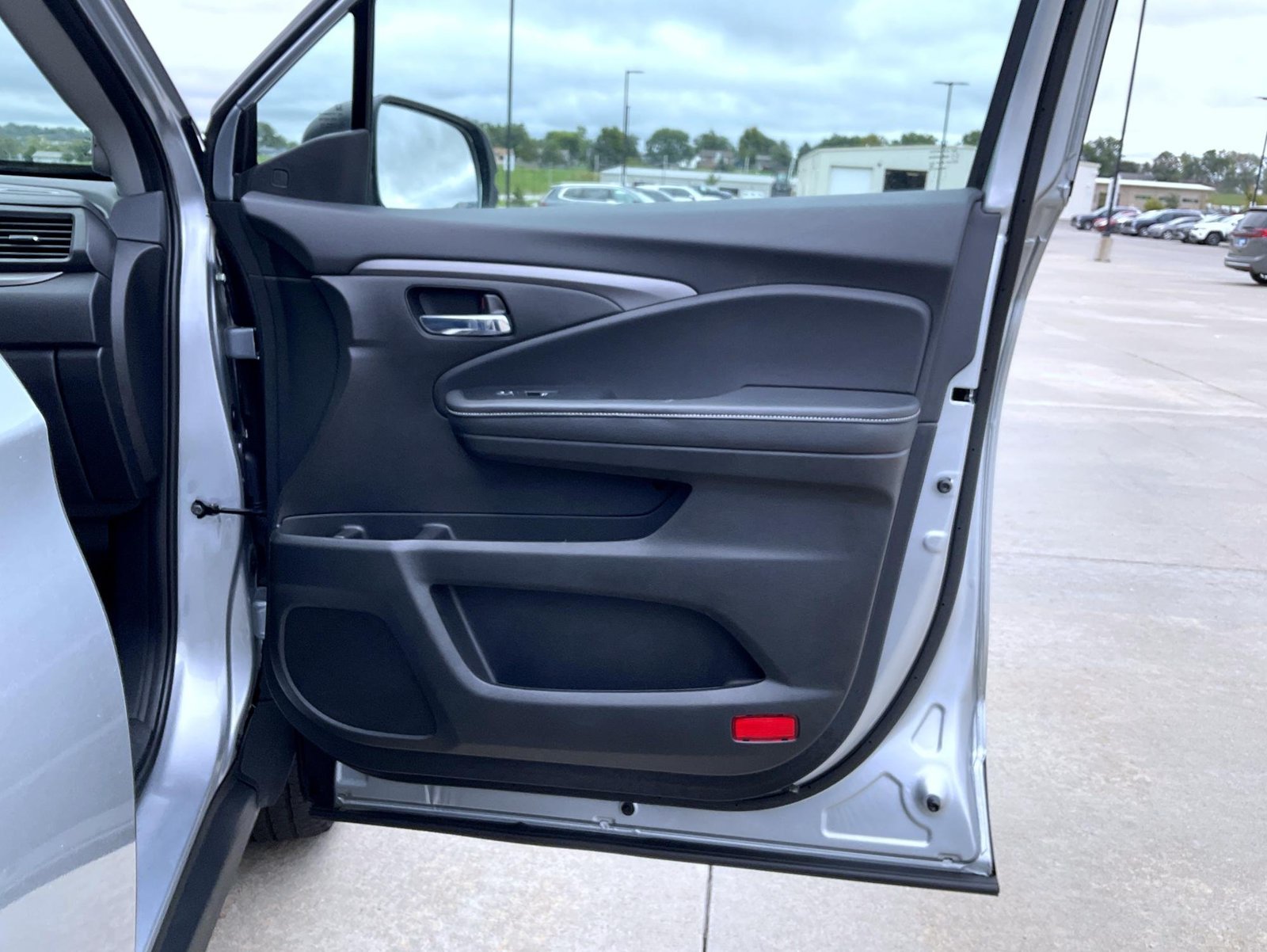 Used 2025 Silver Honda RTL image 17