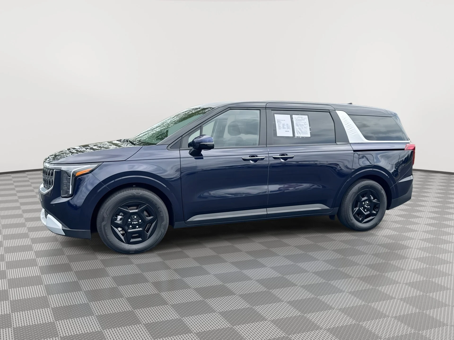 2025 Kia Sedona LXS's photo