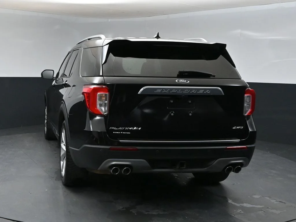 Used 2021 Black Metallic Ford Platinum image 3