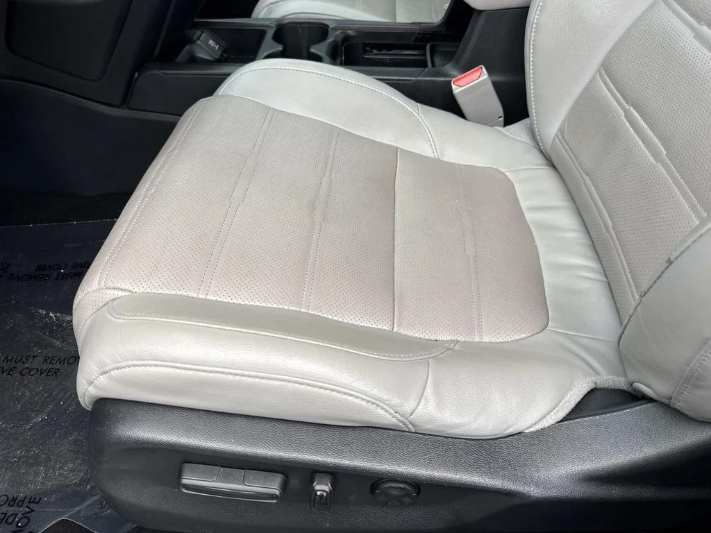 Used 2019  Honda EX-L image 27