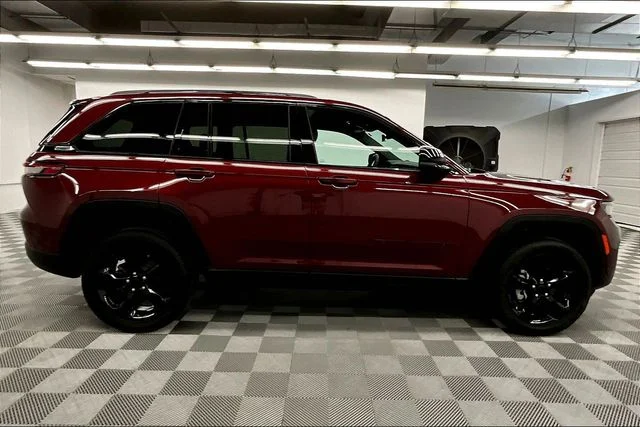 2025 Jeep Grand Cherokee Altitude - Photo 15