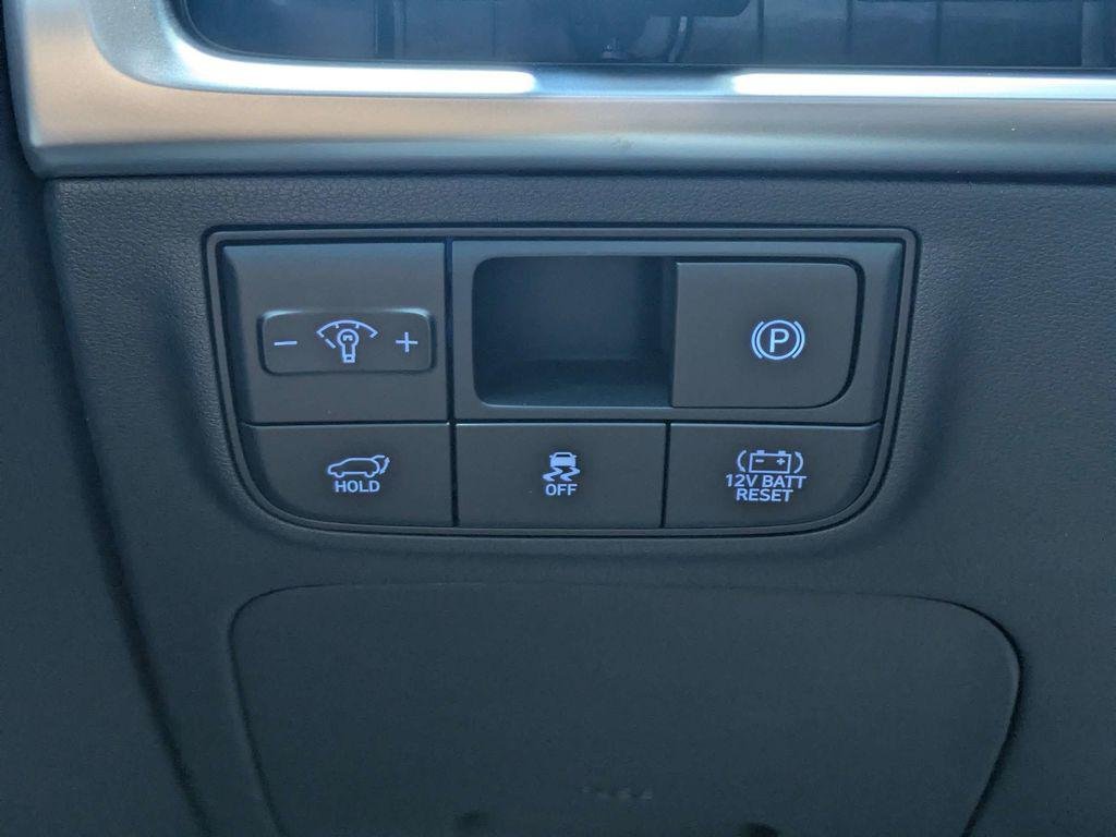 New 2026 Silver Hyundai SEL Convenience image 25