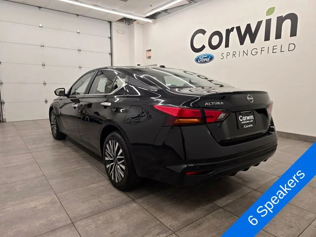 Used 2025 Super Black Clearcoat Nissan 2.5 SV image 3