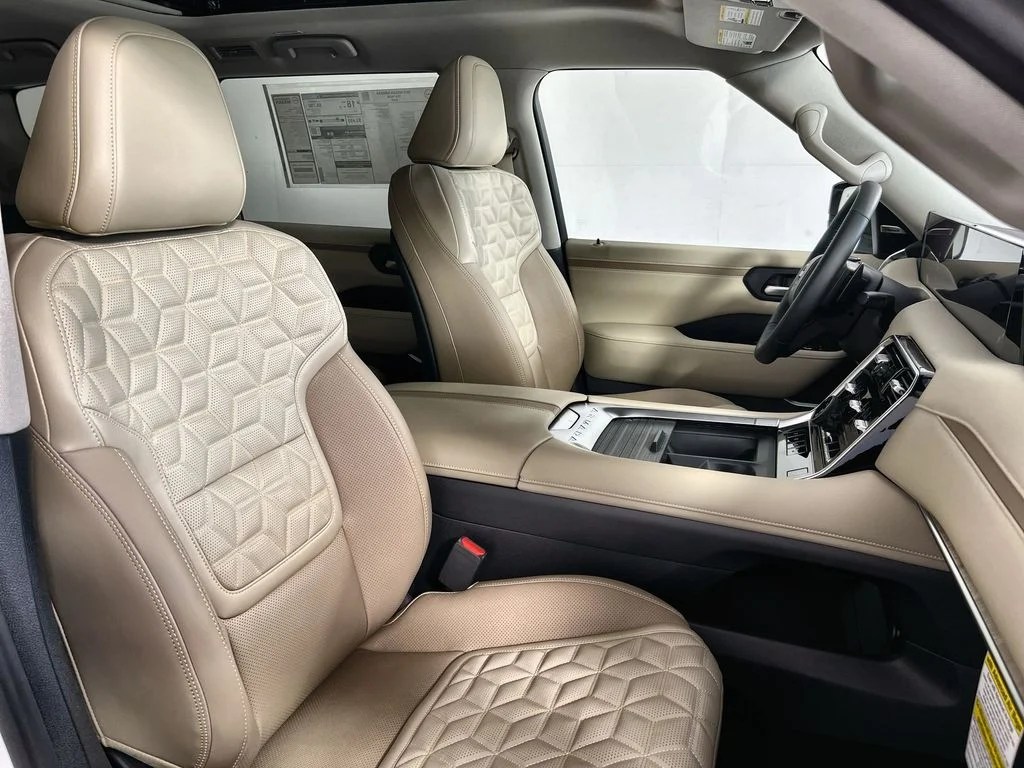New 2026 Aspen White TriCoat Nissan Platinum image 27