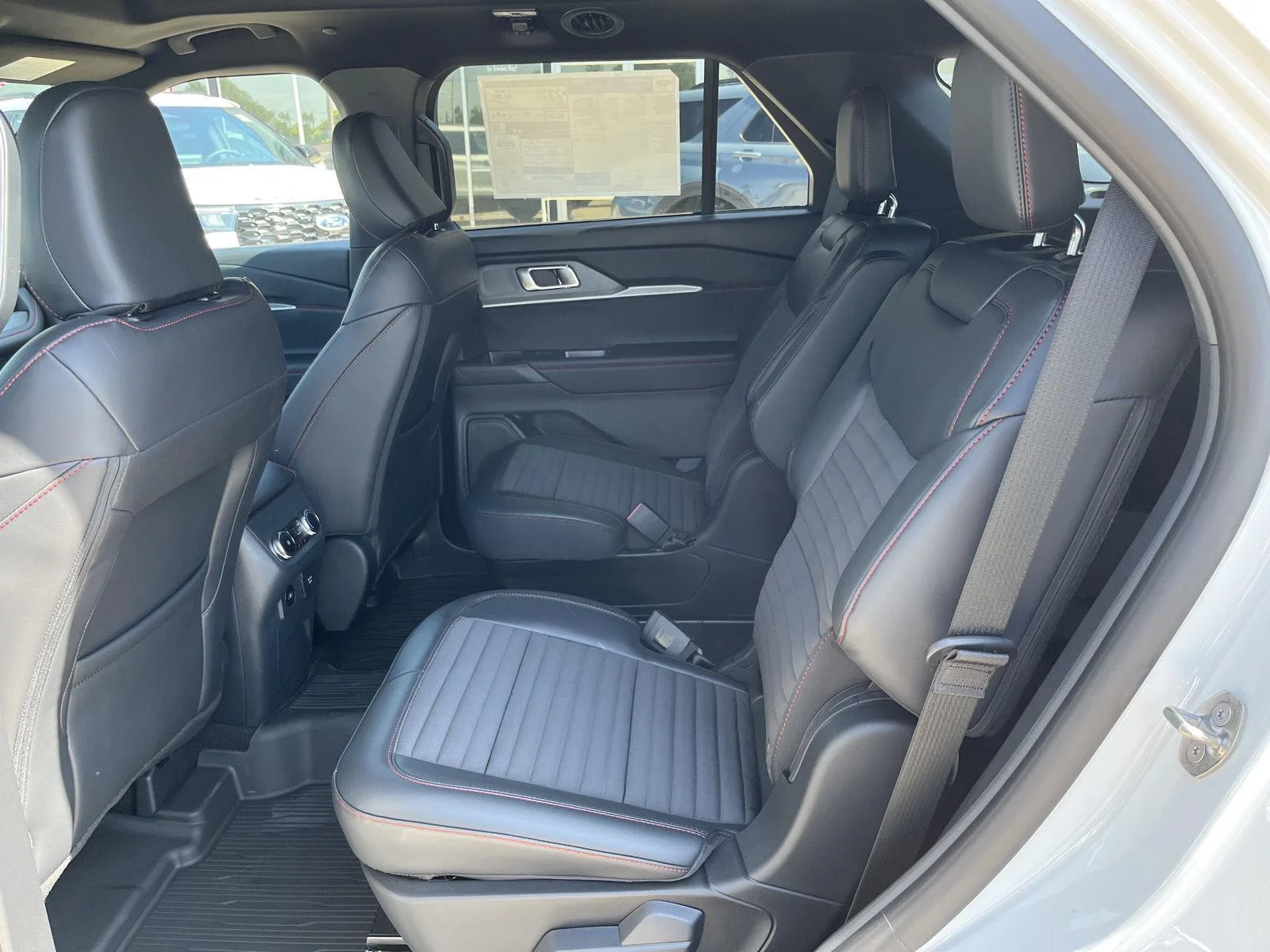 New 2026 Star White Metallic Tri-Coat Ford ST-Line image 10