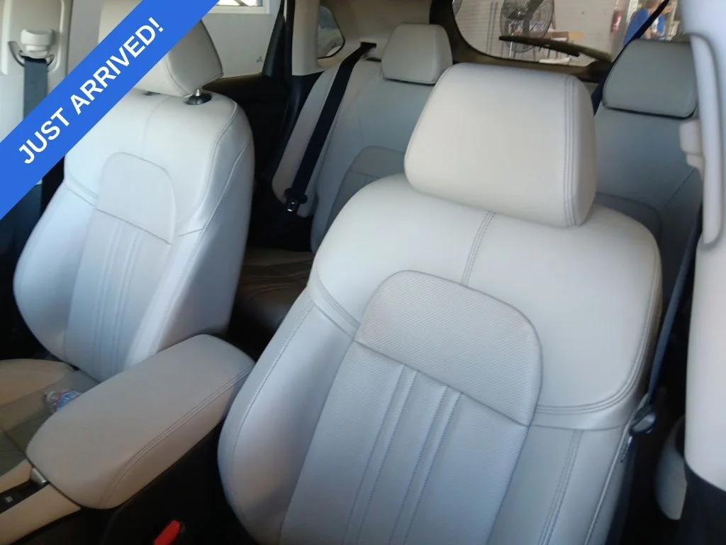 Certified Used 2024 Platinum White Pearl Honda EX-L image 6