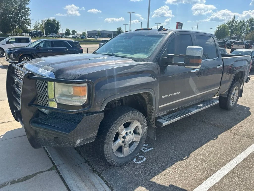 Used 2016 Silver GMC Denali image 7