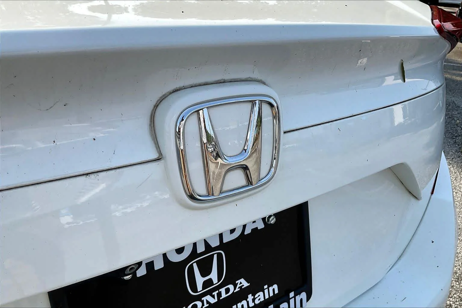 Used 2017 Taffeta White Honda LX image 30