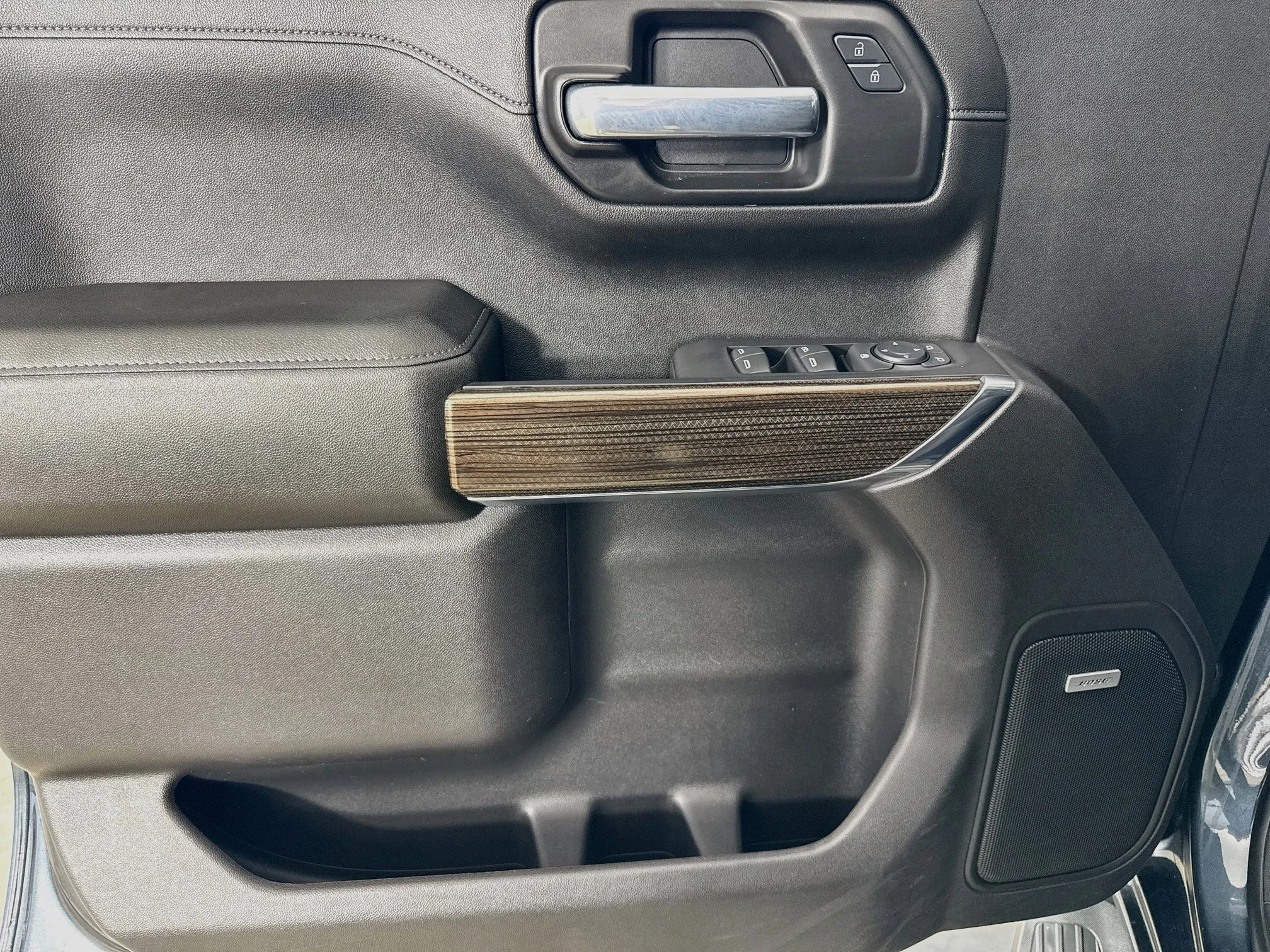 Used 2021 SHADOW GRAY METALLIC Chevrolet RST image 19