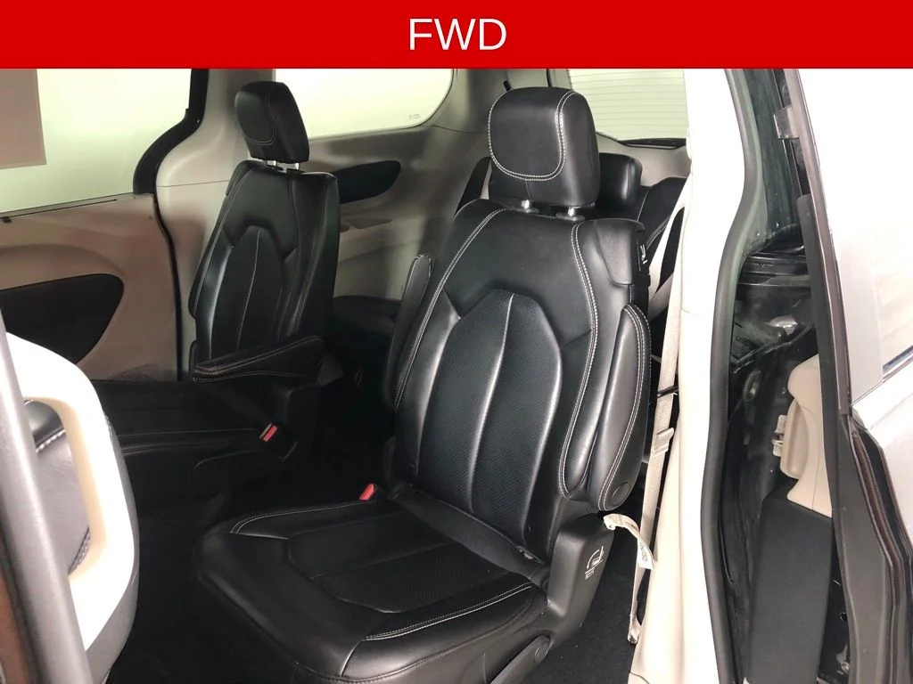 Used 2023 Black Chrysler Touring L image 14