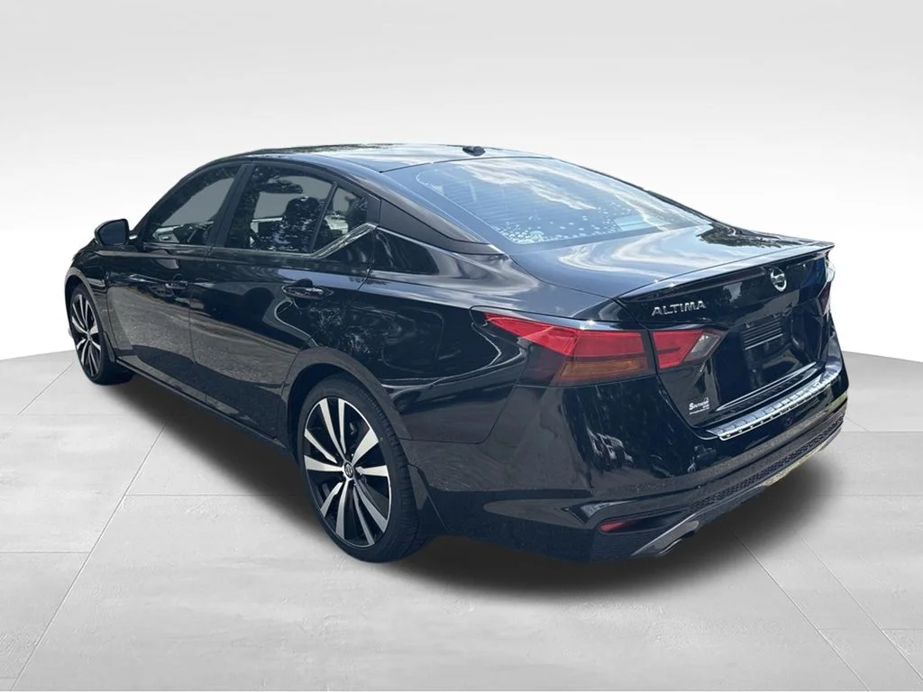 Used 2021 Black Nissan 2.5 SR image 20
