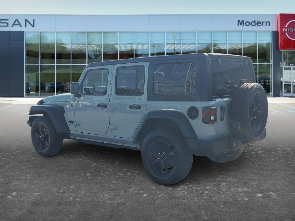 Used 2023 Earl Clearcoat Jeep Sport Altitude image 6