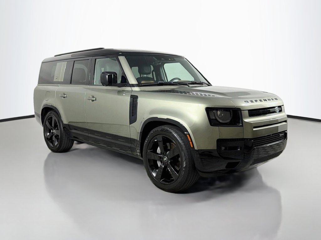 Certified Used 2023 Green Land Rover X-Dynamic SE image 3
