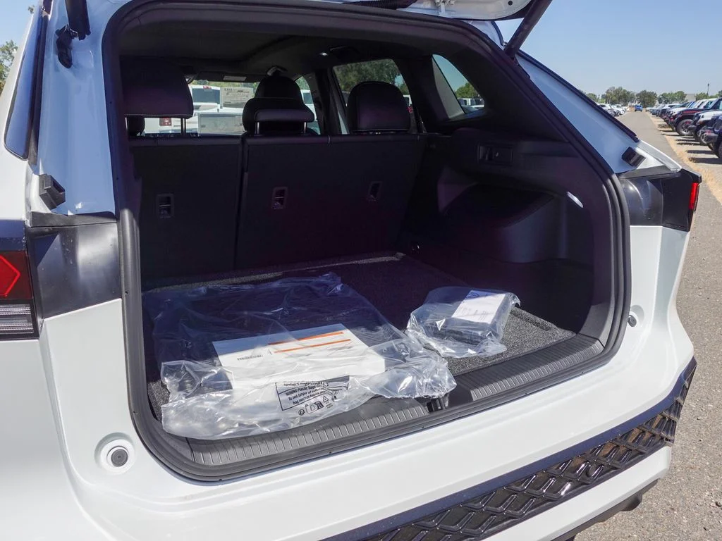New 2026 Opal White w/Deep Black Roof Volkswagen 2.0T SE R-Line Black image 25