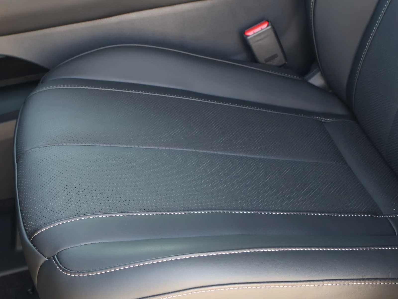 Certified Used 2027 Graphite Shadow INFINITI SPORT image 16