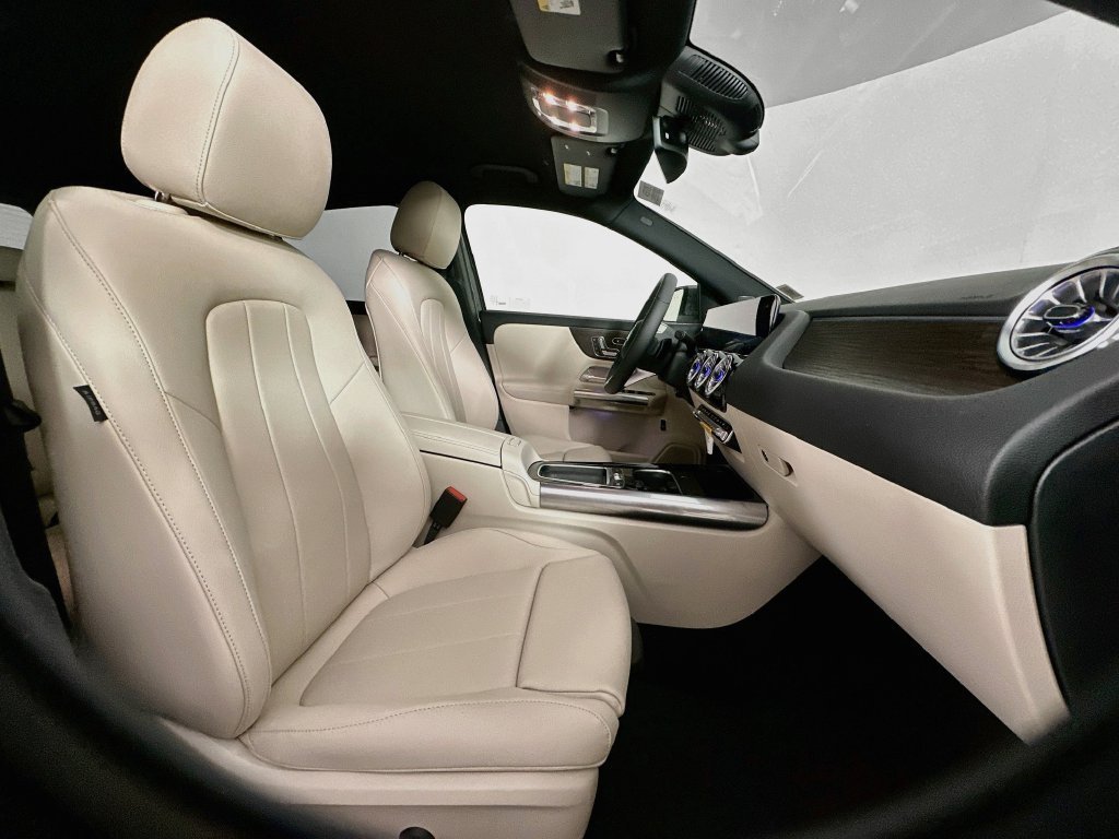 New 2026 Mountain Grey Metallic Mercedes-Benz GLA 250 image 55