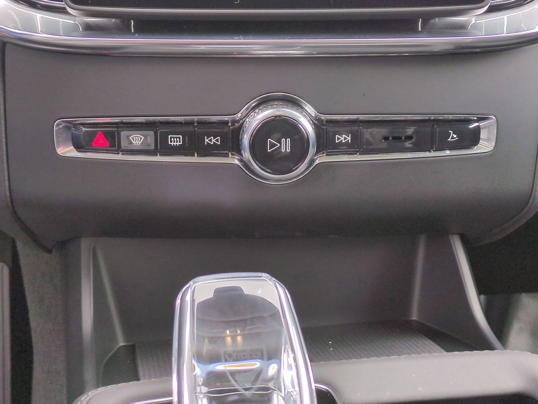 New 2026 Vapour Grey Volvo Plus image 17